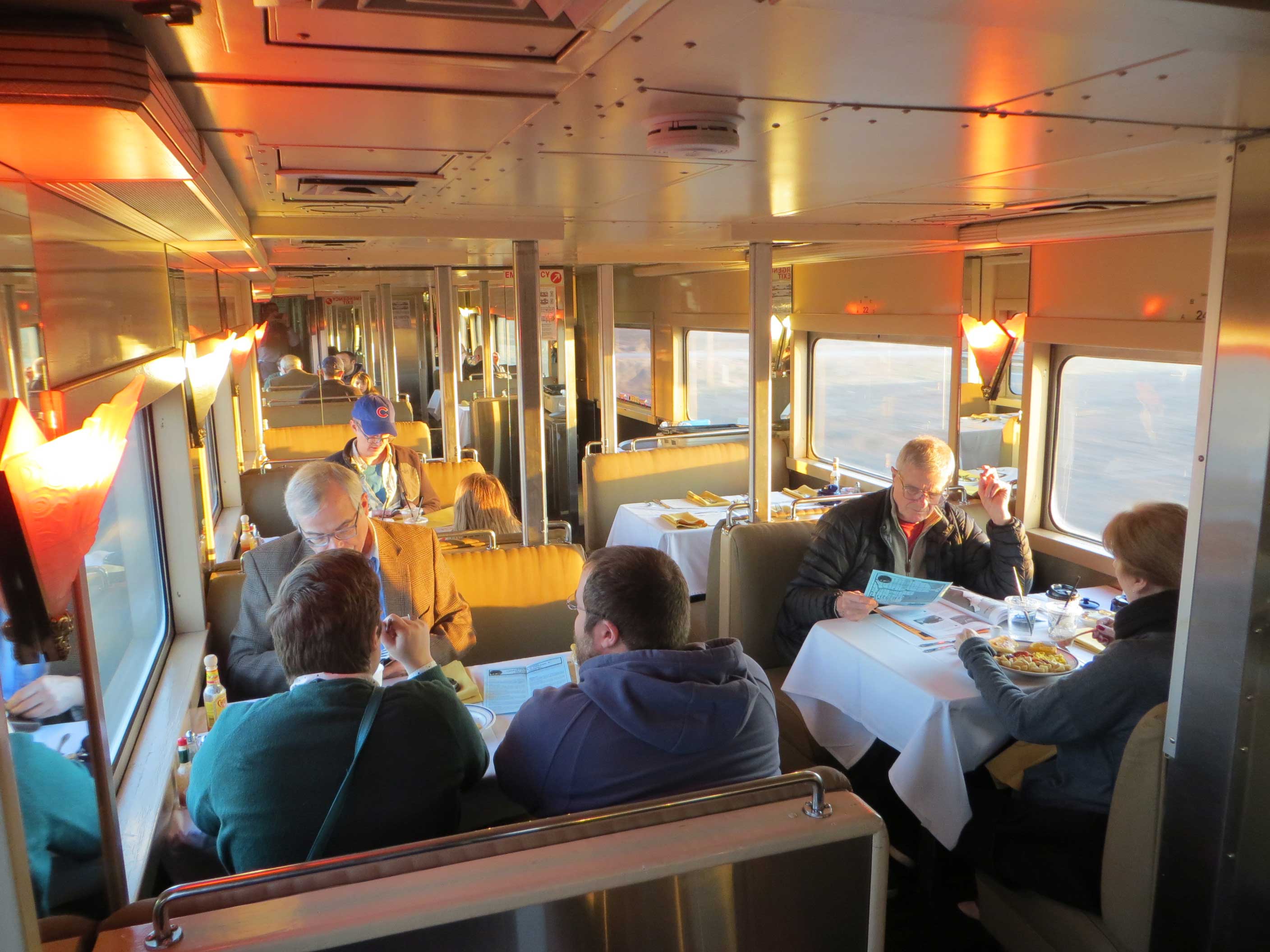 The dining area on the lower level of the dome car. Photo by David Wilson from Oak Park, Illinois, USA (20170205 09 on board Hoosier State) CC BY 2.0 via Wikimedia Commons