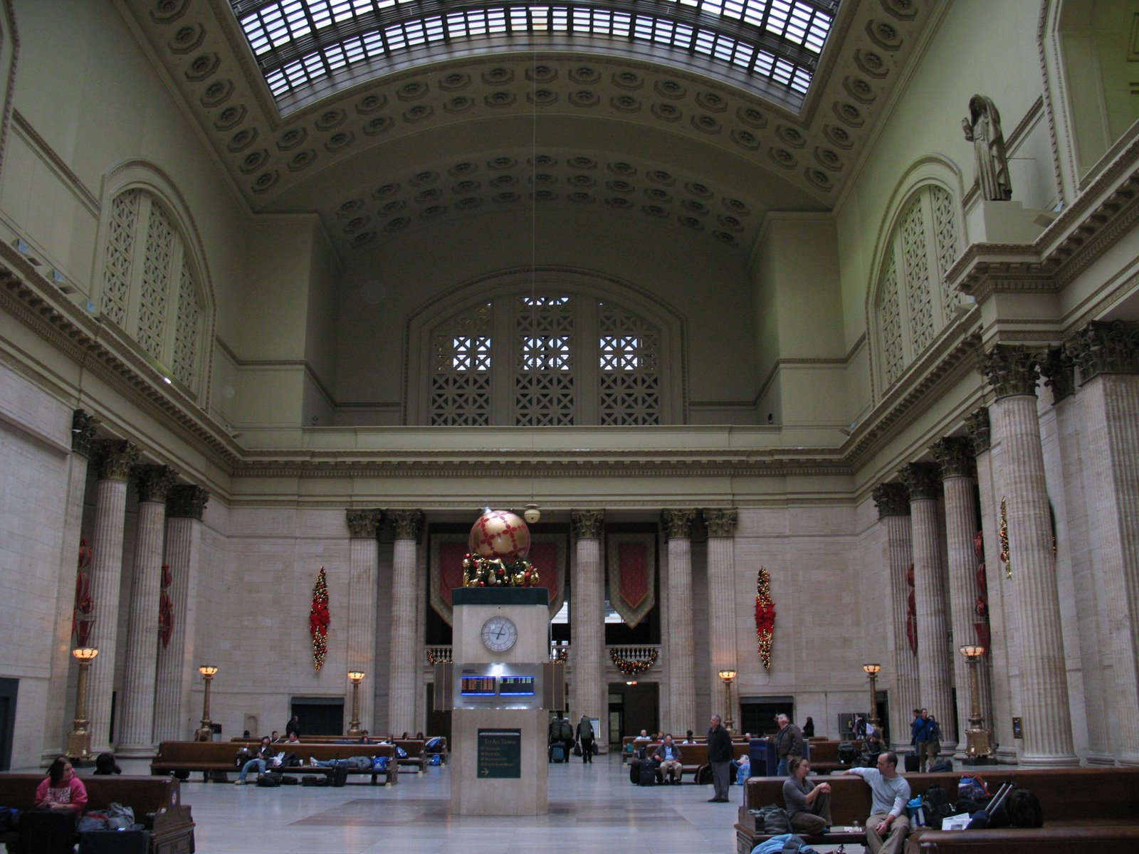 The great hall at Union Station in Chicago